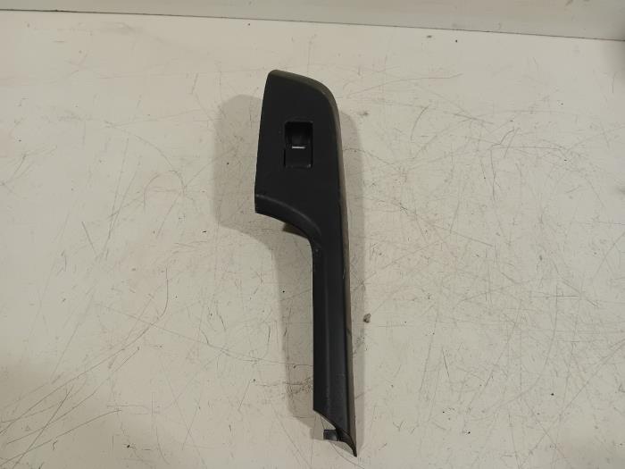 Usados Interruptor combinado de ventanillas Honda Civic Precio € 17,00 Norma de margen ofrecido por Van der Ven Autorecycling B.V.