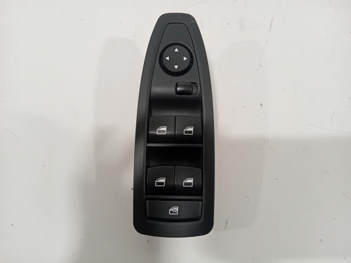 Usados Interruptor de ventanilla eléctrica BMW M1 Precio € 21,00 Norma de margen ofrecido por Van der Ven Autorecycling B.V.