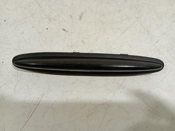 Begagnade Innerdisplay Mercedes A-Klasse Pris € 20,00 Marginaltabell erbjuds av Van der Ven Autorecycling B.V.