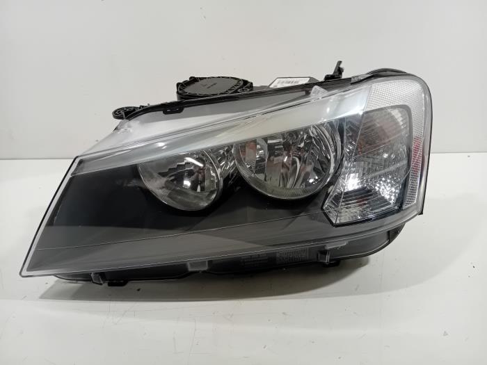 Używane Reflektor lewy BMW X3 Cena € 174,99 Procedura marży oferowane przez Van der Ven Autorecycling B.V.