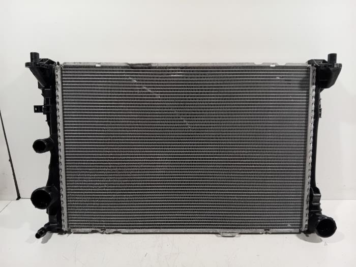 Used Radiator Mercedes E-Klasse Price € 165,00 Margin scheme offered by Van der Ven Autorecycling B.V.