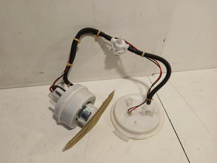Gebrauchte Kraftstoffpumpe Elektrisch BMW 6-Serie Preis € 138,00 Margenregelung angeboten von Van der Ven Autorecycling B.V.