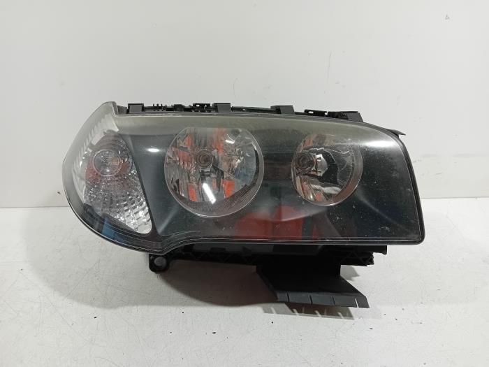 Używane Reflektor prawy BMW X3 Cena € 199,99 Procedura marży oferowane przez Van der Ven Autorecycling B.V.