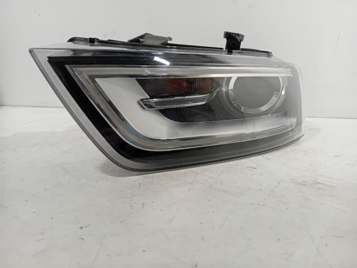 Używane Reflektor lewy Audi Q3 Cena € 349,99 Procedura marży oferowane przez Van der Ven Autorecycling B.V.