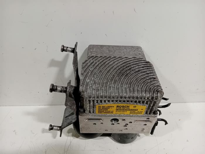 Usagé Pompe ABS Mercedes E-Klasse Prix € 696,00 Règlement à la marge proposé par Van der Ven Autorecycling B.V.