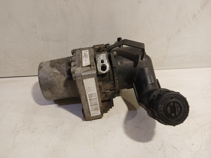 Usagé Pompe de direction Peugeot 508 Prix € 136,00 Règlement à la marge proposé par Van der Ven Autorecycling B.V.