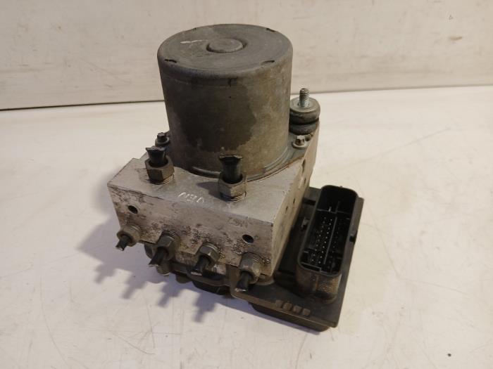 Begagnade ABS-pump Peugeot 508 Pris € 62,00 Marginaltabell erbjuds av Van der Ven Autorecycling B.V.
