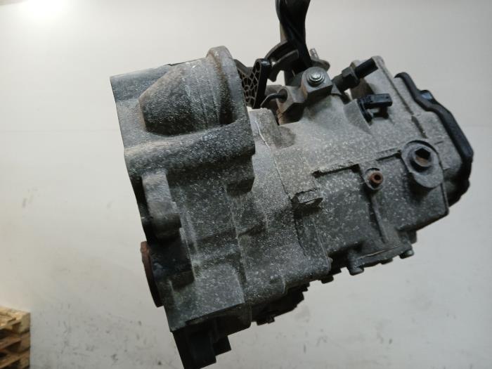 Used Gearbox Volkswagen Polo Price € 299,99 Margin scheme offered by Van der Ven Autorecycling B.V.