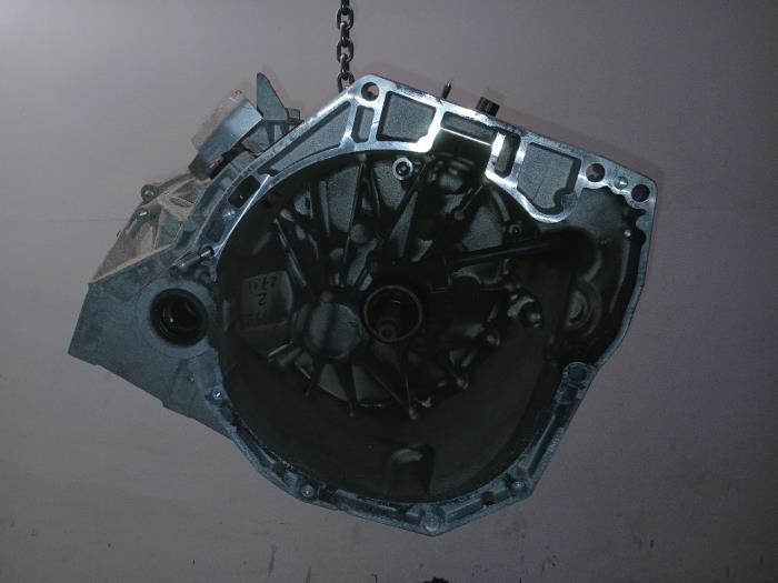 Usagé Boîte de vitesse Nissan Pulsar Prix € 170,00 Règlement à la marge proposé par Van der Ven Autorecycling B.V.