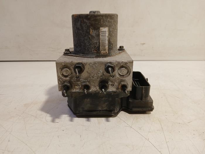 Used ABS pump Audi Q3 Price € 165,00 Margin scheme offered by Van der Ven Autorecycling B.V.