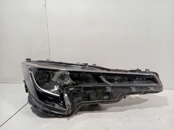 Używane Reflektor prawy Suzuki Swace Cena € 424,99 Procedura marży oferowane przez Van der Ven Autorecycling B.V.