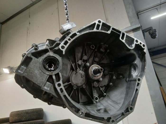 Gebrauchte Getriebe Renault Megane Preis € 299,99 Margenregelung angeboten von Van der Ven Autorecycling B.V.