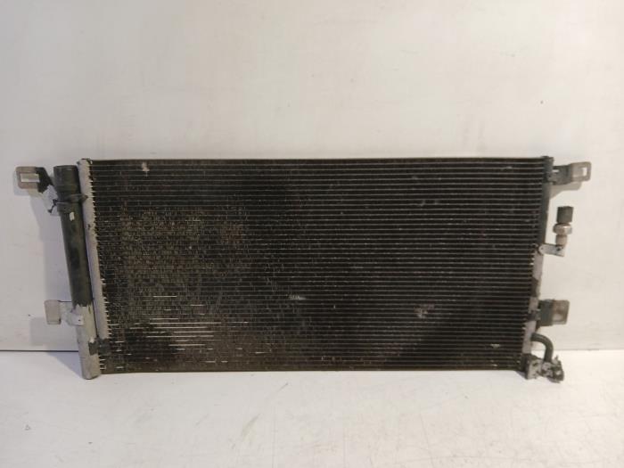 Usagé Radiateur clim Audi A4 Prix € 125,00 Règlement à la marge proposé par Van der Ven Autorecycling B.V.