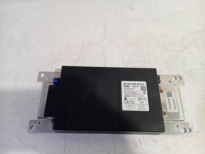 Używane Modul Bluetooth BMW 1-Serie Cena € 75,00 Procedura marży oferowane przez Van der Ven Autorecycling B.V.