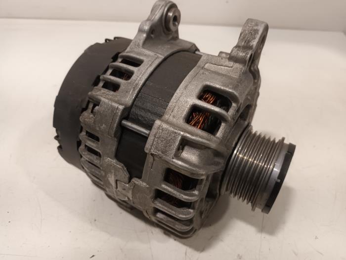 Usagé Dynamo Audi A4 Prix € 215,00 Règlement à la marge proposé par Van der Ven Autorecycling B.V.