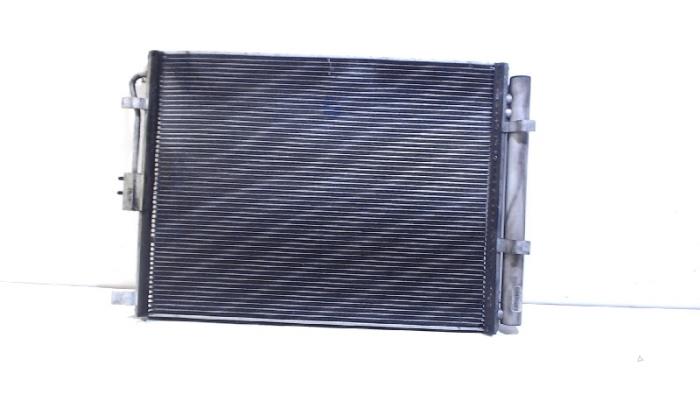 Usagé Radiateur clim Kia Ceed Prix € 12,00 Règlement à la marge proposé par Van der Ven Autorecycling B.V.