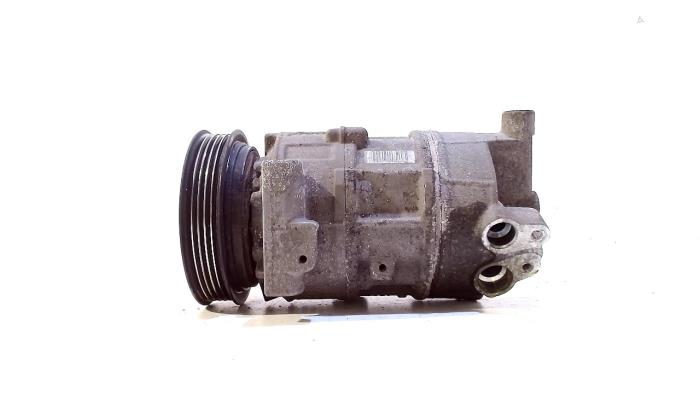 Usagé Pompe clim Fiat Stilo Prix € 21,00 Règlement à la marge proposé par Van der Ven Autorecycling B.V.