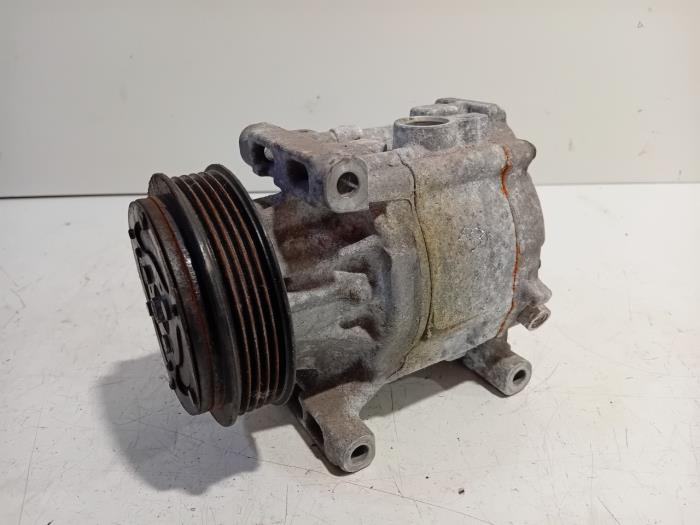Gebrauchte Klimapumpe Fiat 500 Preis € 70,00 Margenregelung angeboten von Van der Ven Autorecycling B.V.