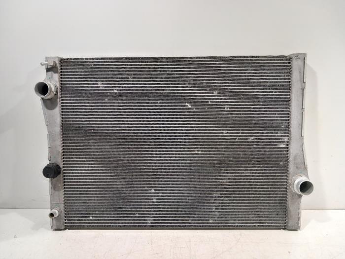 Usagé Radiateur BMW X5 Prix € 39,00 Règlement à la marge proposé par Van der Ven Autorecycling B.V.