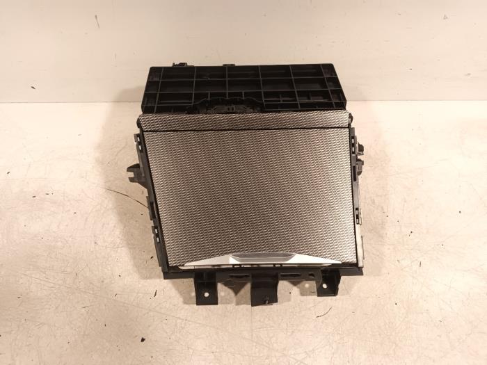 Begagnade Askkopp, fram BMW 3-Serie Pris € 56,00 Marginaltabell erbjuds av Van der Ven Autorecycling B.V.