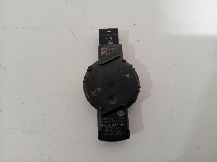 Begagnade Regnsensor BMW 3-Serie Pris € 17,00 Marginaltabell erbjuds av Van der Ven Autorecycling B.V.