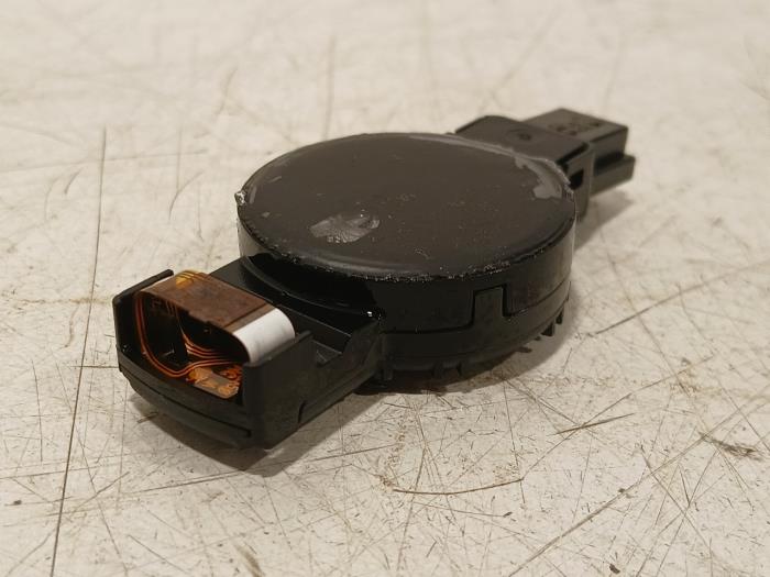 Begagnade Regnsensor BMW 5-Serie Pris € 25,00 Marginaltabell erbjuds av Van der Ven Autorecycling B.V.