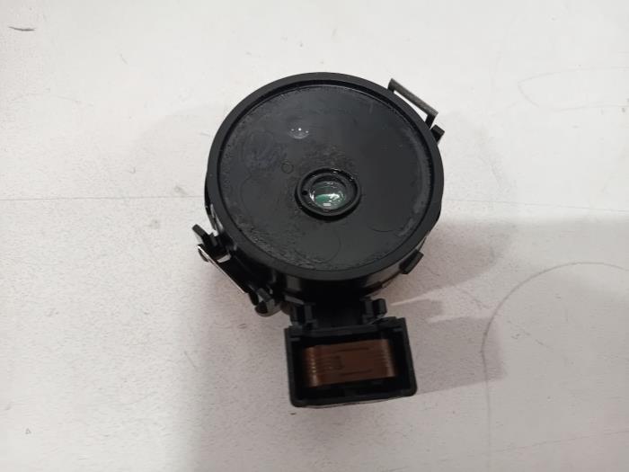 Begagnade Regnsensor BMW 5-Serie Pris € 70,00 Marginaltabell erbjuds av Van der Ven Autorecycling B.V.