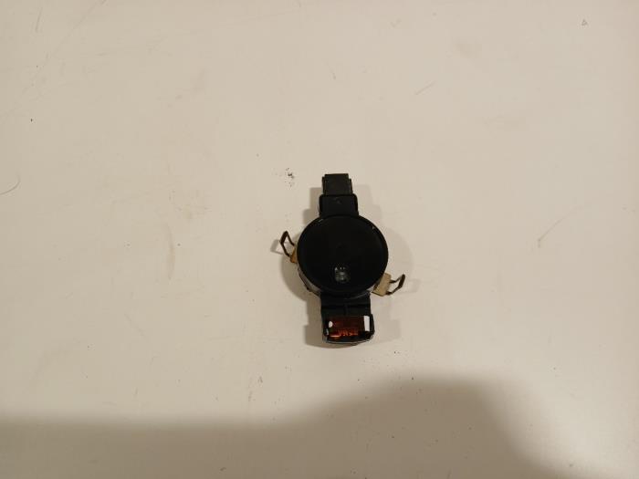 Begagnade Regnsensor BMW 1-Serie Pris € 60,00 Marginaltabell erbjuds av Van der Ven Autorecycling B.V.