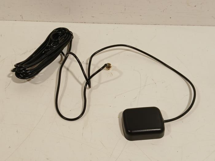 Używane Antena GPS Renault Kangoo Cena € 26,00 Procedura marży oferowane przez Van der Ven Autorecycling B.V.