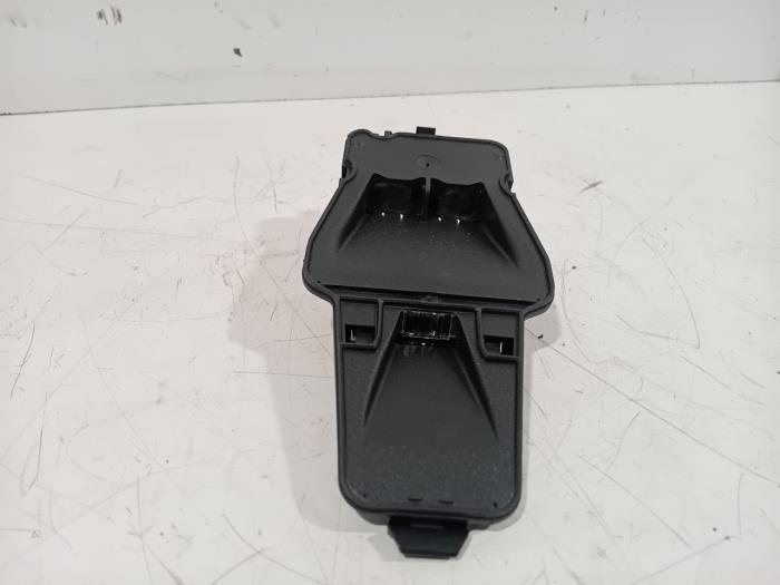 Begagnade Regnsensor Volkswagen E-Up Pris € 17,00 Marginaltabell erbjuds av Van der Ven Autorecycling B.V.