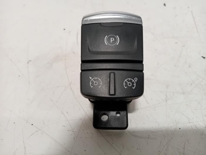 Używane Przelacznik hamulca postojowego Renault Scenic Cena € 15,00 Procedura marży oferowane przez Van der Ven Autorecycling B.V.