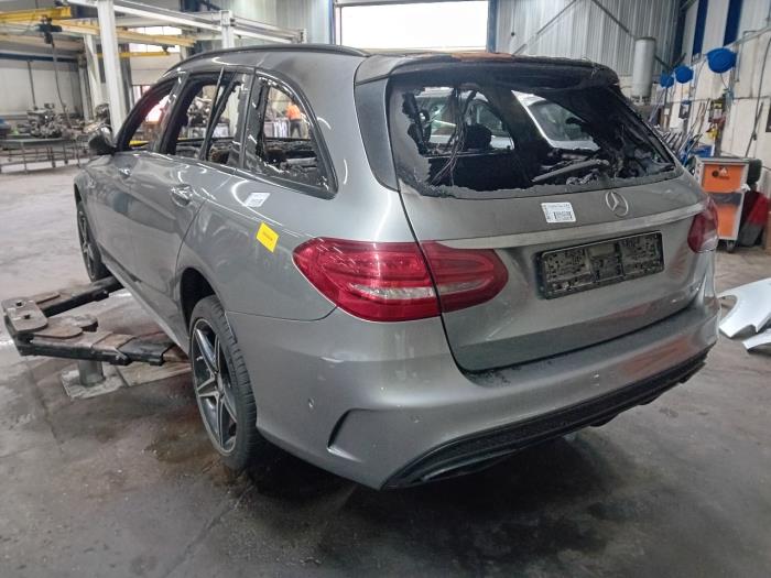 Motor van een Mercedes C-Klasse 2016