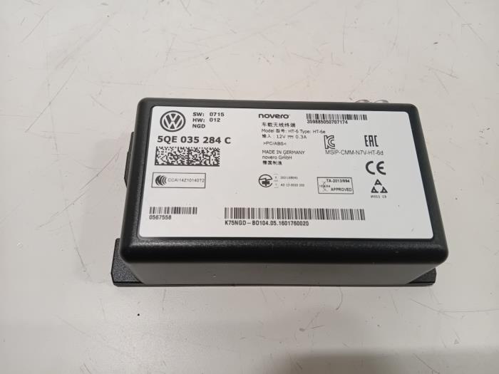Używane Modul Bluetooth Volkswagen E-Golf Cena € 40,00 Procedura marży oferowane przez Van der Ven Autorecycling B.V.
