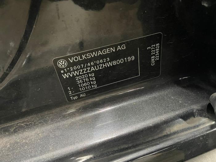 Divers d'un Volkswagen E-Golf 2016