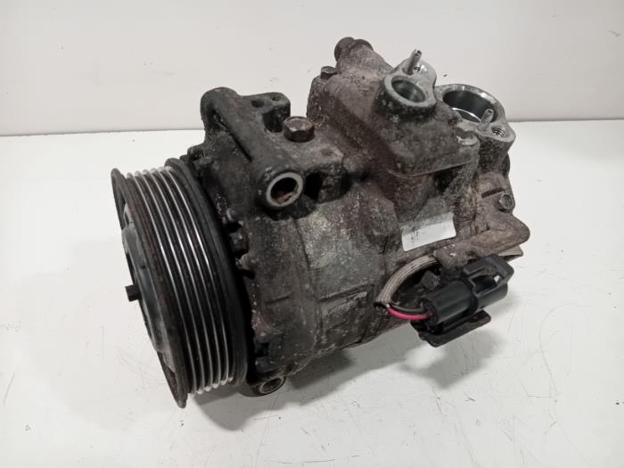 Usagé Compresseur de clim Landrover Range Rover Sport Prix € 49,00 Règlement à la marge proposé par Van der Ven Autorecycling B.V.