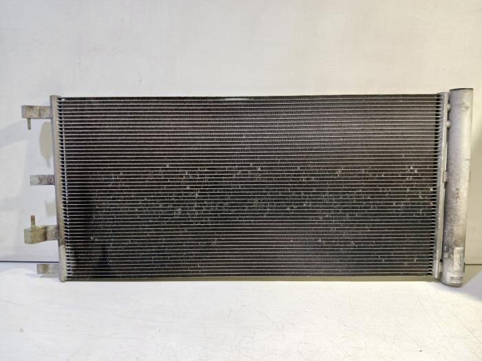 Usagé Radiateur clim Ford Transit Custom Prix € 175,00 Règlement à la marge proposé par Van der Ven Autorecycling B.V.