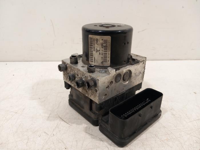 Usagé Bloc ABS Alfa Romeo Giulietta Prix € 125,00 Règlement à la marge proposé par Van der Ven Autorecycling B.V.
