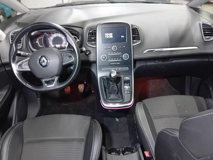 Motor van een Renault Scenic 2017