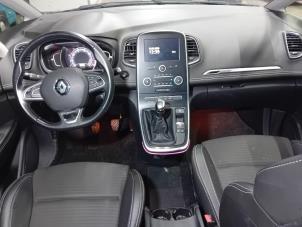 Motor van een Renault Scenic 2017