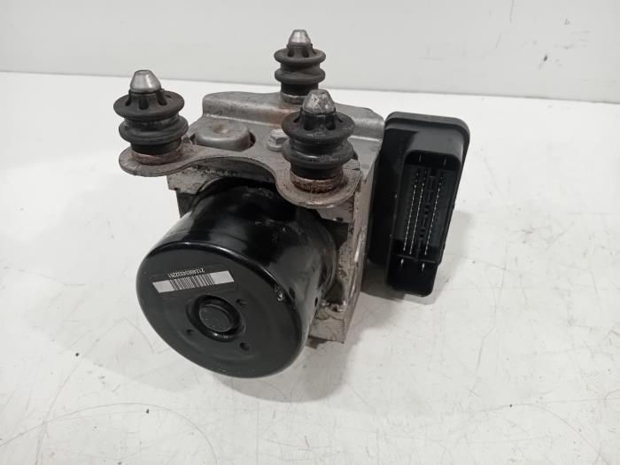 ABS Pumpe van een Volkswagen Transporter 2007