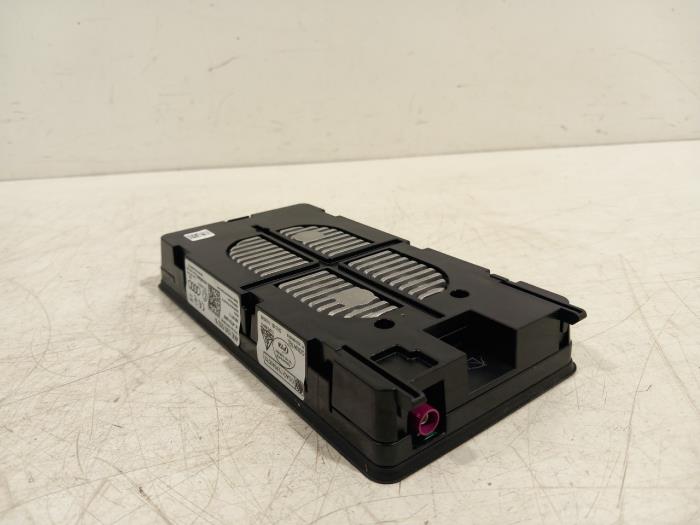 Begagnade Telefonmodul Audi Q8 Pris € 65,00 Marginaltabell erbjuds av Van der Ven Autorecycling B.V.