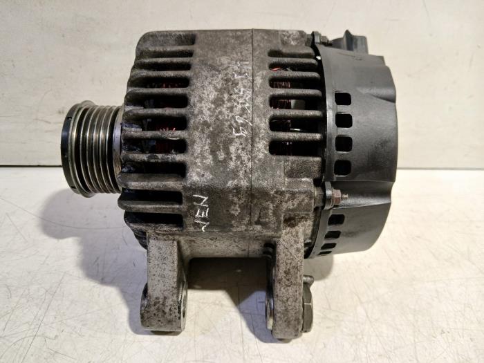 Gebrauchte Dynamo Peugeot 208 Preis € 25,00 Margenregelung angeboten von Van der Ven Autorecycling B.V.