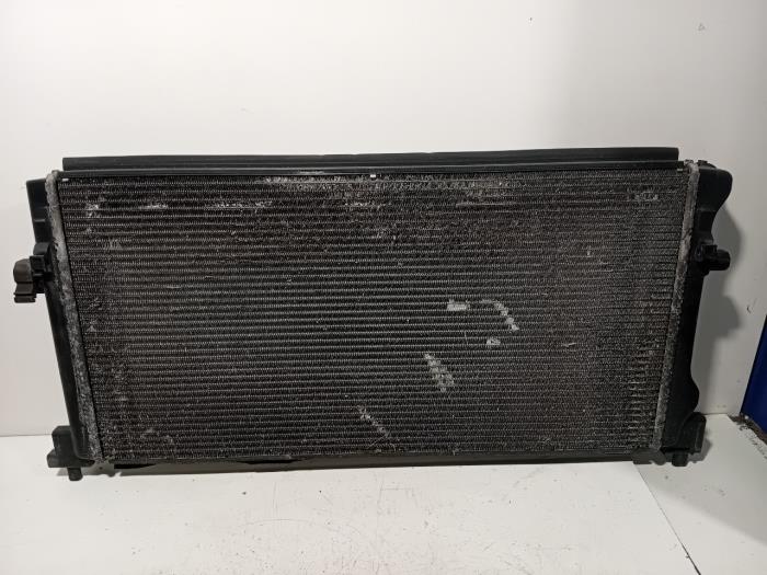 Usagé Radiateur Volkswagen E-Golf Prix € 35,00 Règlement à la marge proposé par Van der Ven Autorecycling B.V.