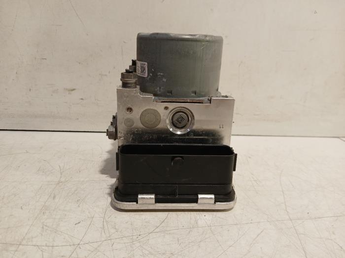 Begagnade ABS-pump Seat Ateca Pris € 75,00 Marginaltabell erbjuds av Van der Ven Autorecycling B.V.