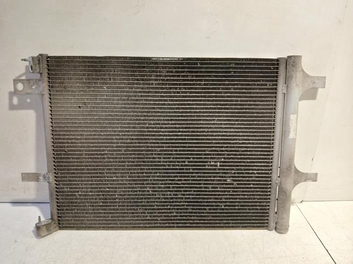 Usagé Radiateur clim Peugeot Traveller Prix € 100,00 Règlement à la marge proposé par Van der Ven Autorecycling B.V.