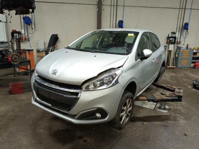 Engine from a Peugeot 208 2017