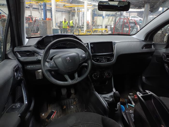 Engine from a Peugeot 208 2017