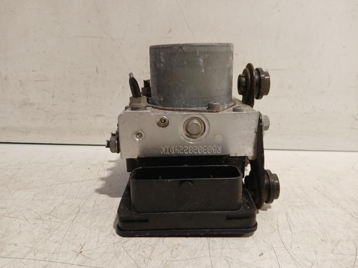 Used ABS pump Seat Mii Price € 175,00 Margin scheme offered by Van der Ven Autorecycling B.V.
