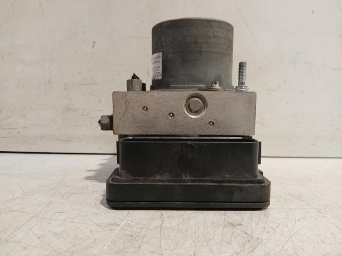 Begagnade ABS-pump Citroen Berlingo Pris € 75,00 Marginaltabell erbjuds av Van der Ven Autorecycling B.V.