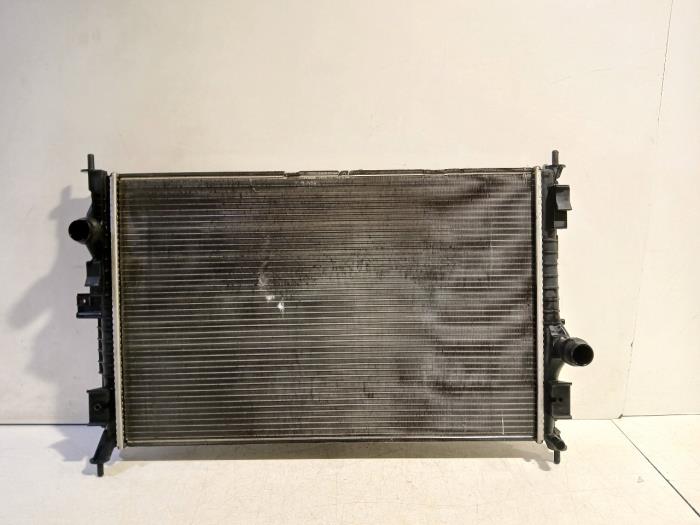 Usagé Radiateur Citroen Berlingo Prix € 25,00 Règlement à la marge proposé par Van der Ven Autorecycling B.V.